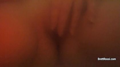 Деваха в ванной комнате трет руками соски и половые губки #9